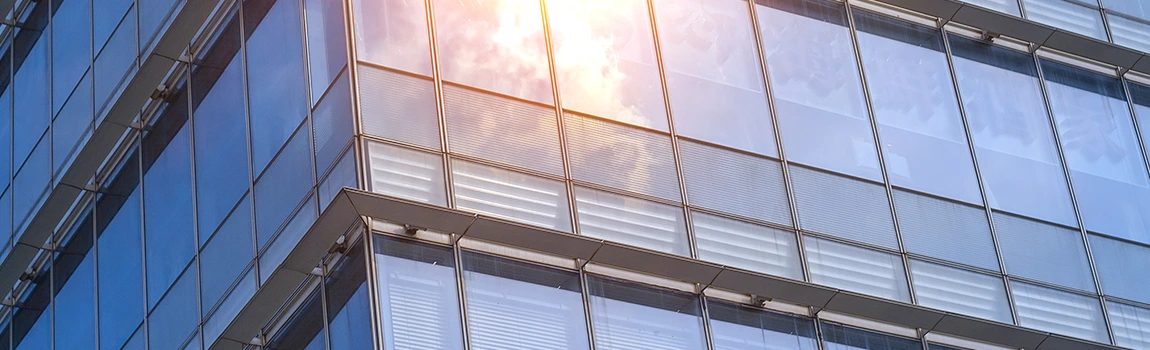 UV-Resistant Glass Experts&nbsp;in East Lake-Orient Park, FL